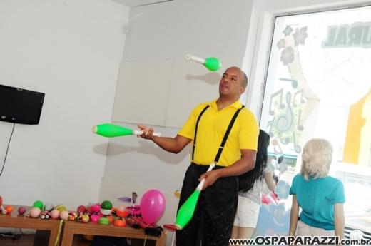 Bicho Papão promove oficina de circo para seus clientes mirins