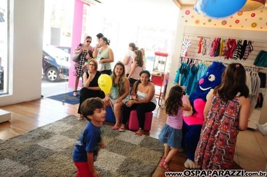 Bicho Papão promove oficina de circo para seus clientes mirins
