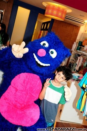 Bicho Papão promove oficina de circo para seus clientes mirins