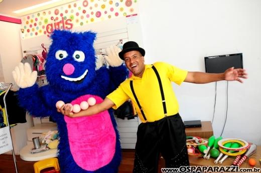 Bicho Papão promove oficina de circo para seus clientes mirins