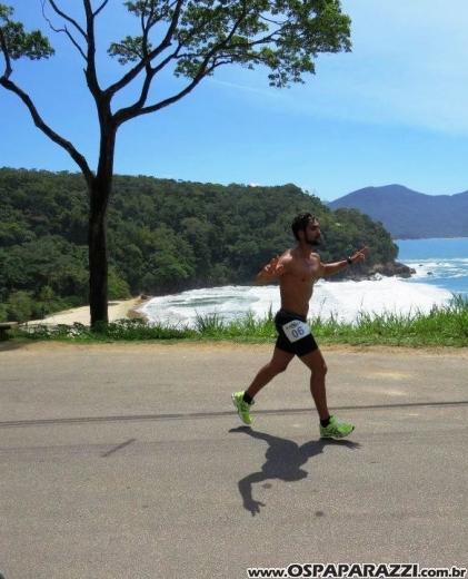 Primeiro Desafio SUP e RUN reúne 160 atletas em Ubatuba