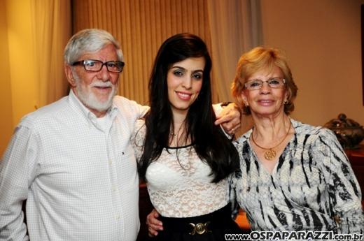 Juliana Máximo comemora aniversário no fim de semana