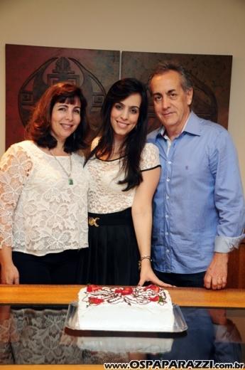 Juliana Máximo comemora aniversário no fim de semana