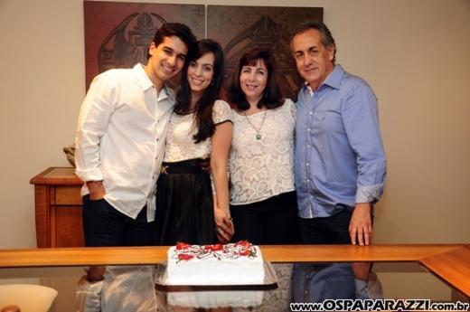 Juliana Máximo comemora aniversário no fim de semana