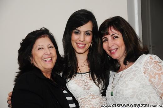 Juliana Máximo comemora aniversário no fim de semana