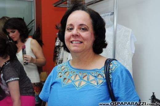 Betha Cloe convida para Coquetel de Natal com maquiador