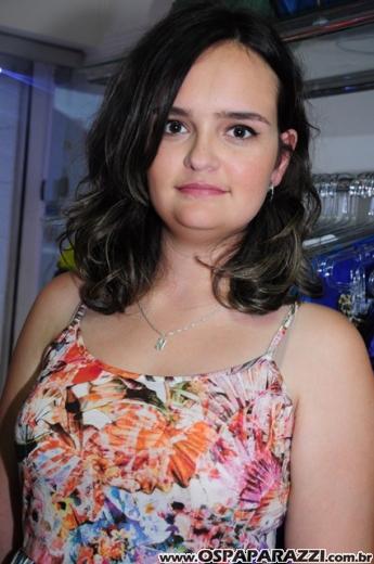 Betha Cloe convida para Coquetel de Natal com maquiador