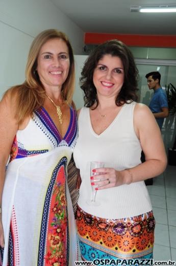 Betha Cloe convida para Coquetel de Natal com maquiador