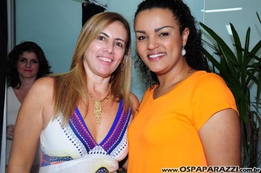 Betha Cloe convida para Coquetel de Natal com maquiador