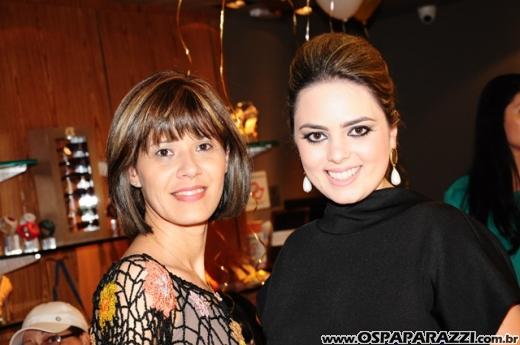 Andrea, Cris e Mari comemoram aniversário com festa diferente