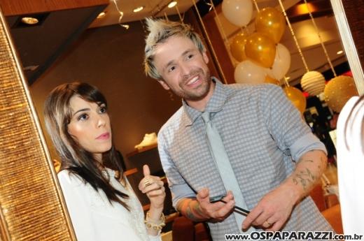 Andrea, Cris e Mari comemoram aniversário com festa diferente