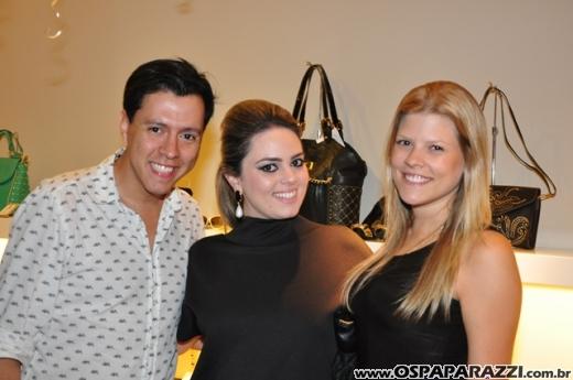 Andrea, Cris e Mari comemoram aniversário com festa diferente