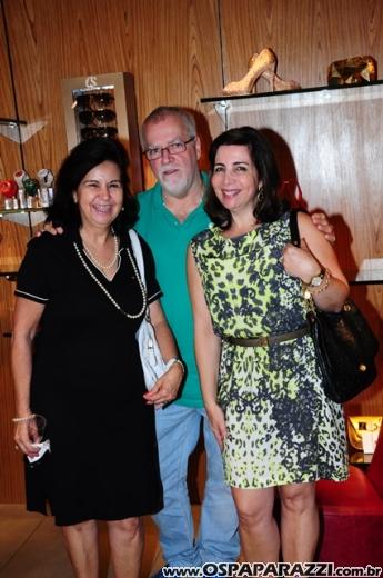 Andrea, Cris e Mari comemoram aniversário com festa diferente