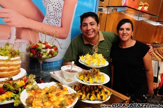 Andrea, Cris e Mari comemoram aniversário com festa diferente