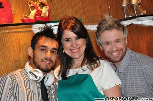 Andrea, Cris e Mari comemoram aniversário com festa diferente