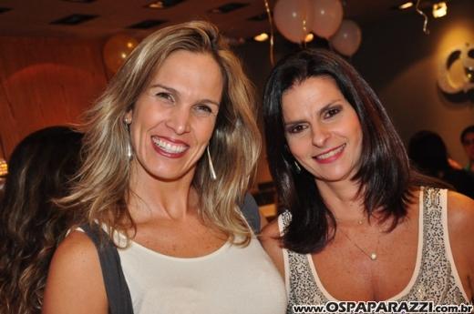 Andrea, Cris e Mari comemoram aniversário com festa diferente