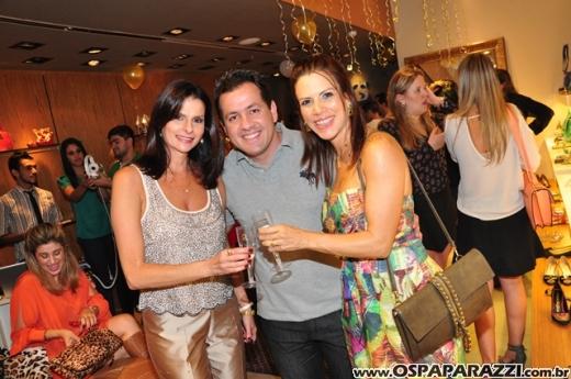 Andrea, Cris e Mari comemoram aniversário com festa diferente