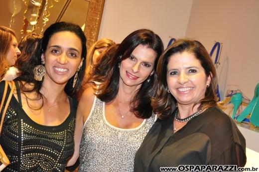Andrea, Cris e Mari comemoram aniversário com festa diferente