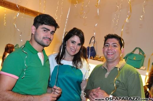 Andrea, Cris e Mari comemoram aniversário com festa diferente