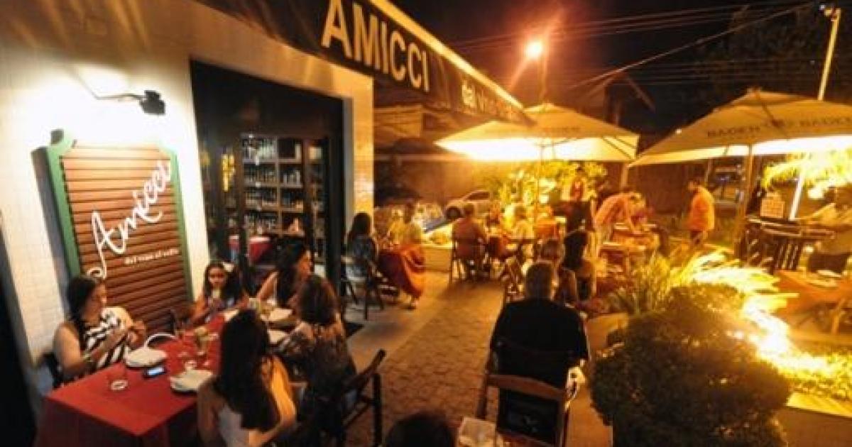 Amicci Dal Vino Caffé tem discotecagem de Beto Kavalcante