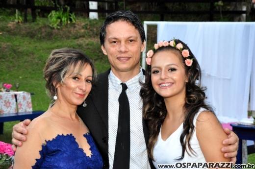 Alicia Moreira Nunes comemora 15 anos no Recanto do Valle