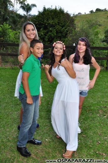 Alicia Moreira Nunes comemora 15 anos no Recanto do Valle