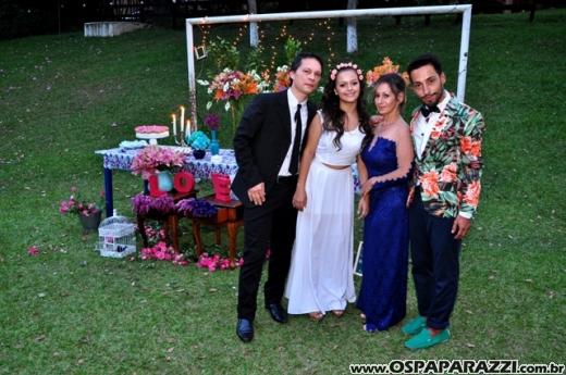 Alicia Moreira Nunes comemora 15 anos no Recanto do Valle