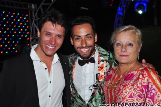 Alicia Moreira Nunes comemora 15 anos no Recanto do Valle