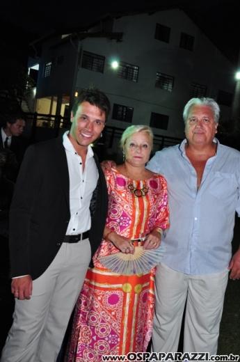 Alicia Moreira Nunes comemora 15 anos no Recanto do Valle