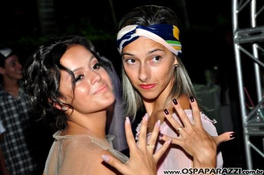 Alicia Moreira Nunes comemora 15 anos no Recanto do Valle