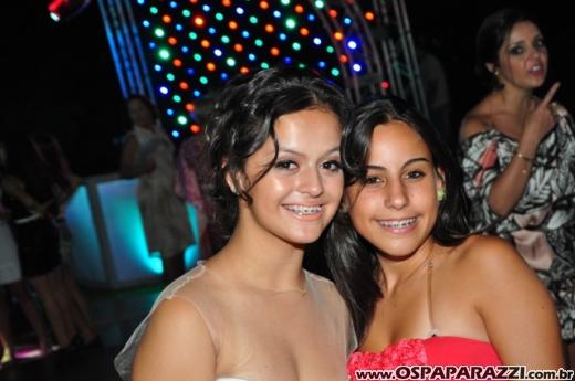 Alicia Moreira Nunes comemora 15 anos no Recanto do Valle