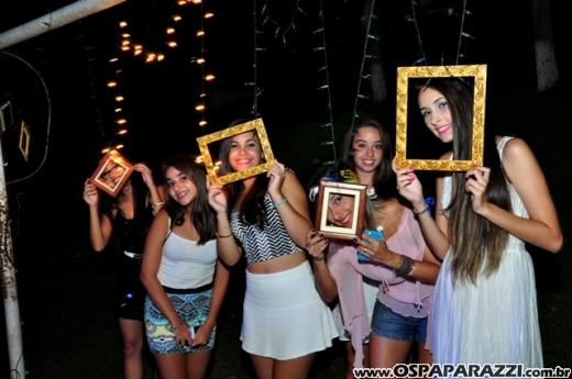 Alicia Moreira Nunes comemora 15 anos no Recanto do Valle