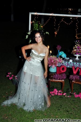 Alicia Moreira Nunes comemora 15 anos no Recanto do Valle