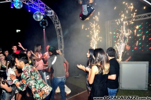Alicia Moreira Nunes comemora 15 anos no Recanto do Valle