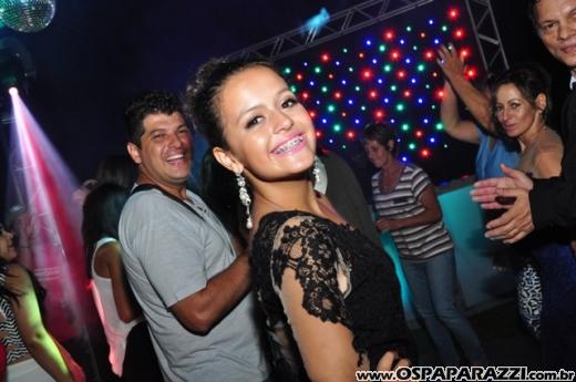 Alicia Moreira Nunes comemora 15 anos no Recanto do Valle