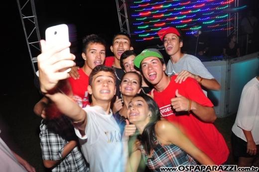 Alicia Moreira Nunes comemora 15 anos no Recanto do Valle