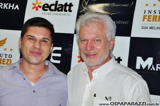 Fabrício Máximo canta parabéns em festa no Urbanova