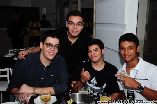 Marcelo Junior festeja 18 anos com big festa na Number Two