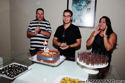 Marcelo Junior festeja 18 anos com big festa na Number Two