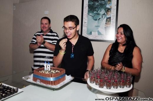 Marcelo Junior festeja 18 anos com big festa na Number Two