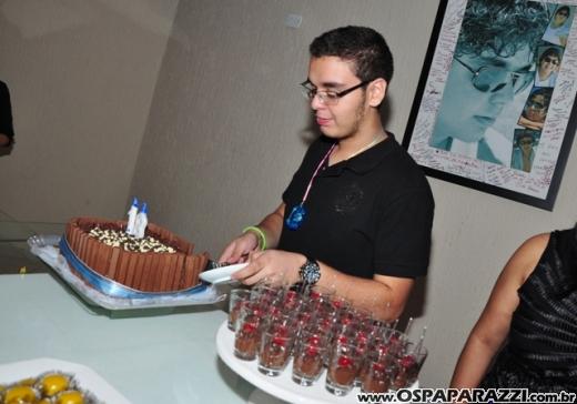 Marcelo Junior festeja 18 anos com big festa na Number Two