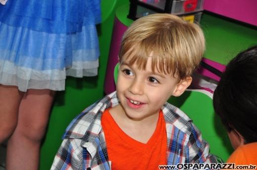 Otavio completa 4 anos com festa no Buffet Be Happy