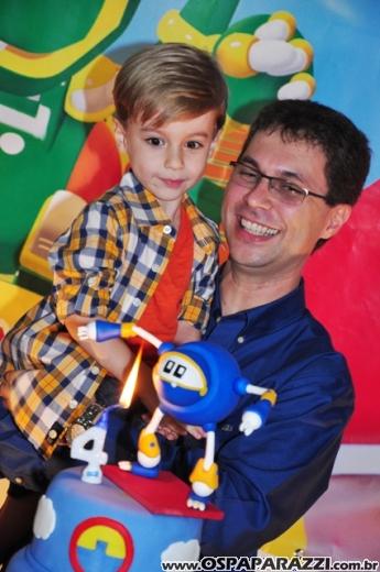 Otavio completa 4 anos com festa no Buffet Be Happy