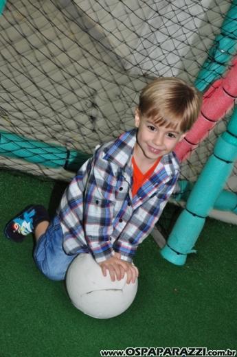 Otavio completa 4 anos com festa no Buffet Be Happy