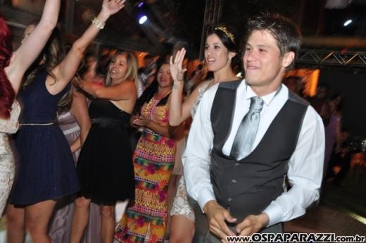 Graziela Leite e Willian Prado casam-se na Fazenda Casa Gde