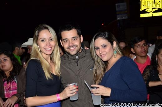 Leo Rodriguez faz Selfie com fãs na Estância Nativa Sertaneja