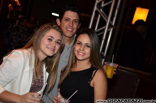 Leo Rodriguez faz Selfie com fãs na Estância Nativa Sertaneja