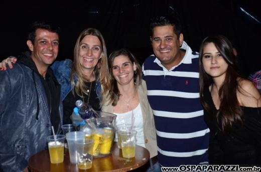 Leo Rodriguez faz Selfie com fãs na Estância Nativa Sertaneja