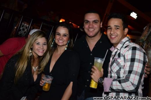 Leo Rodriguez faz Selfie com fãs na Estância Nativa Sertaneja