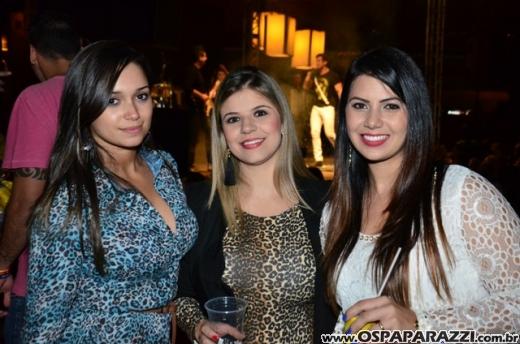 Leo Rodriguez faz Selfie com fãs na Estância Nativa Sertaneja